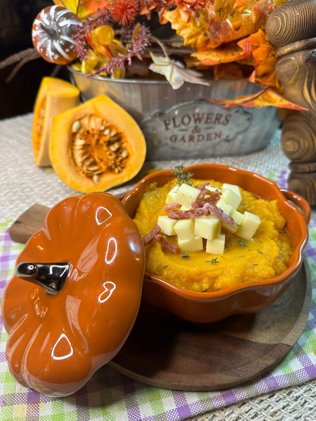 Crema di Zucca Cremosa con Provola e Speck&nbsp;Croccante