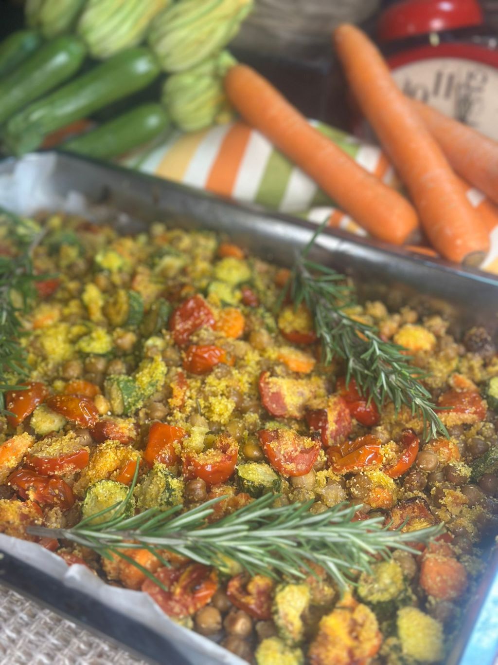 Teglia Vegana Croccante di Verdure e Ceci al&nbsp;Forno